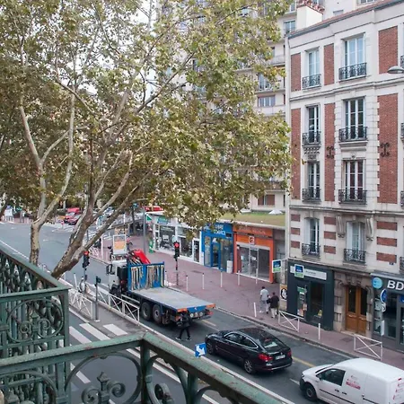Bright Apt With Balconies Near Paris アパート マラコフ